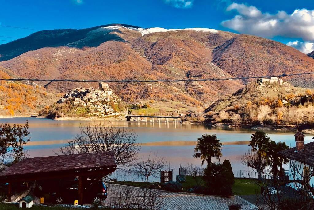 Stanza Con Terrazzo Vista Lago - Lakeholiday Castel di Tora Buitenkant foto